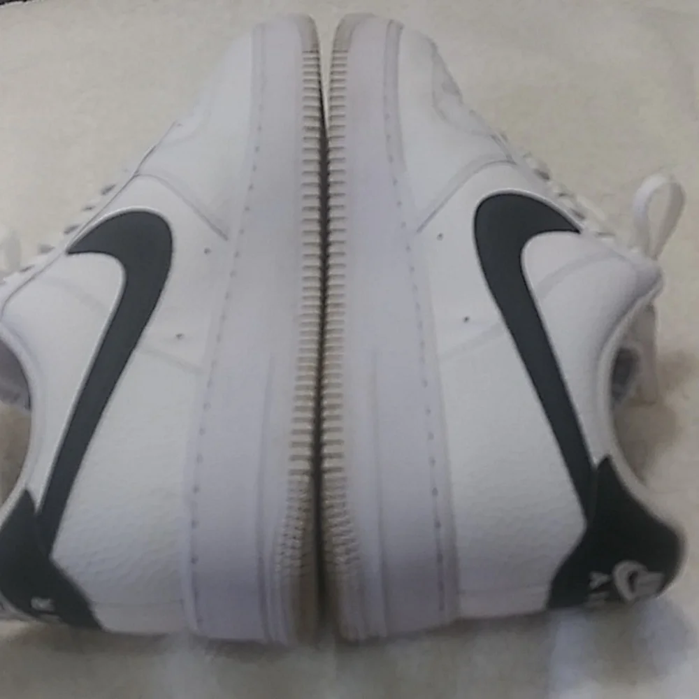 Pre- owned Men Nike Air Force 1 Size 9